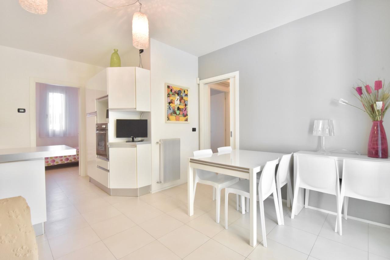 Liro Apartments Лидо ди Йезоло Екстериор снимка